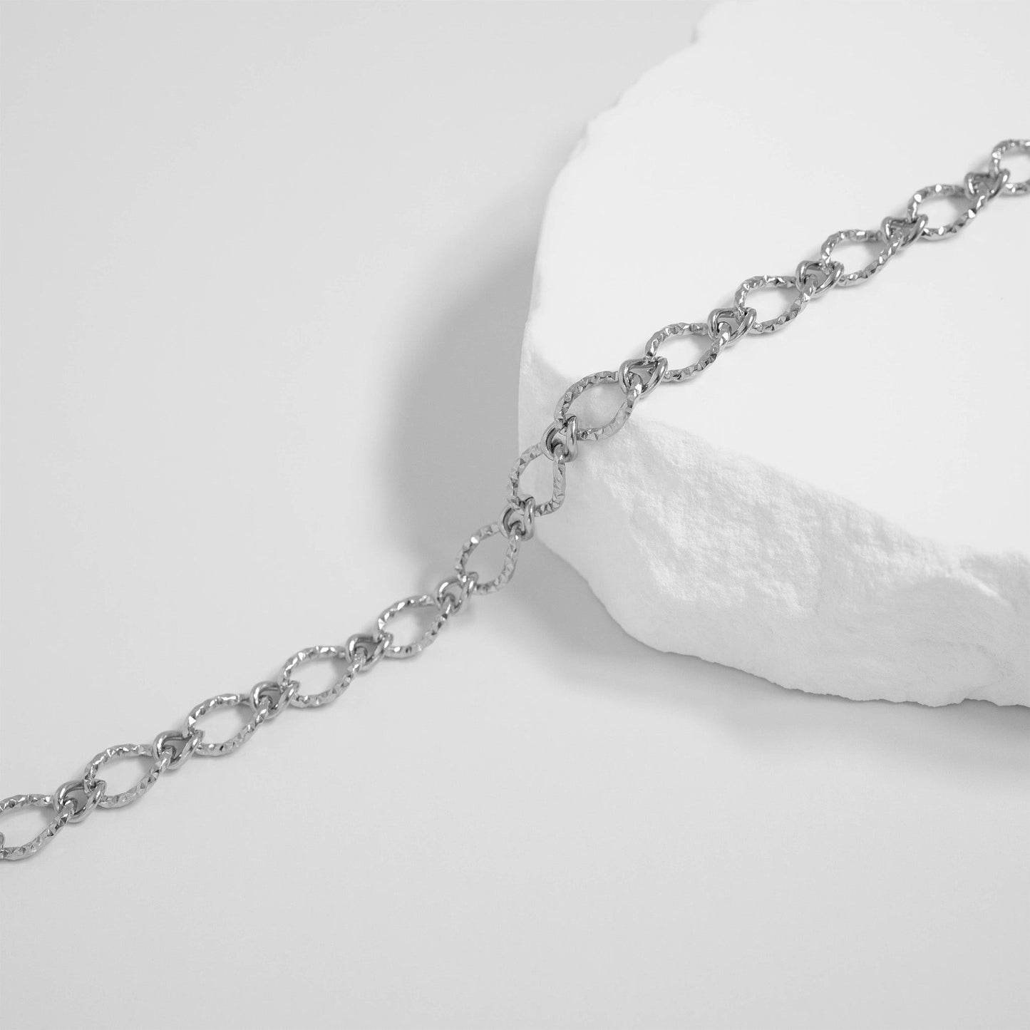 18K Gold PVD Stainless Steel Hammered Oval Chain Necklace / CHN0097