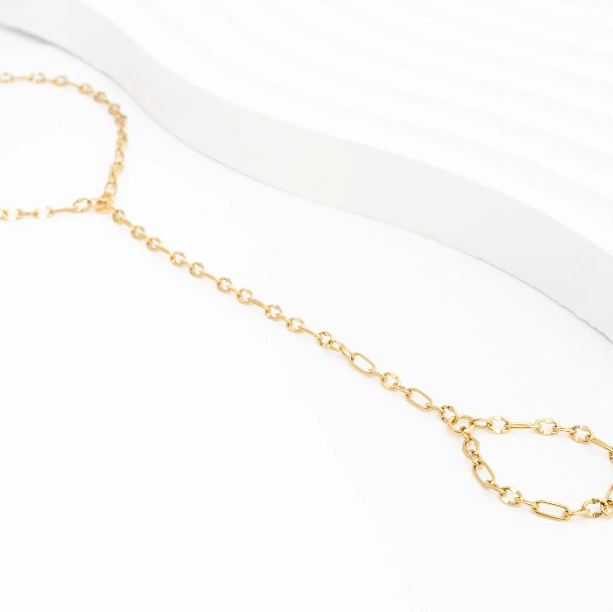 18K Gold PVD Stainless Steel Smooth Lip Hand Chain / CHN0123
