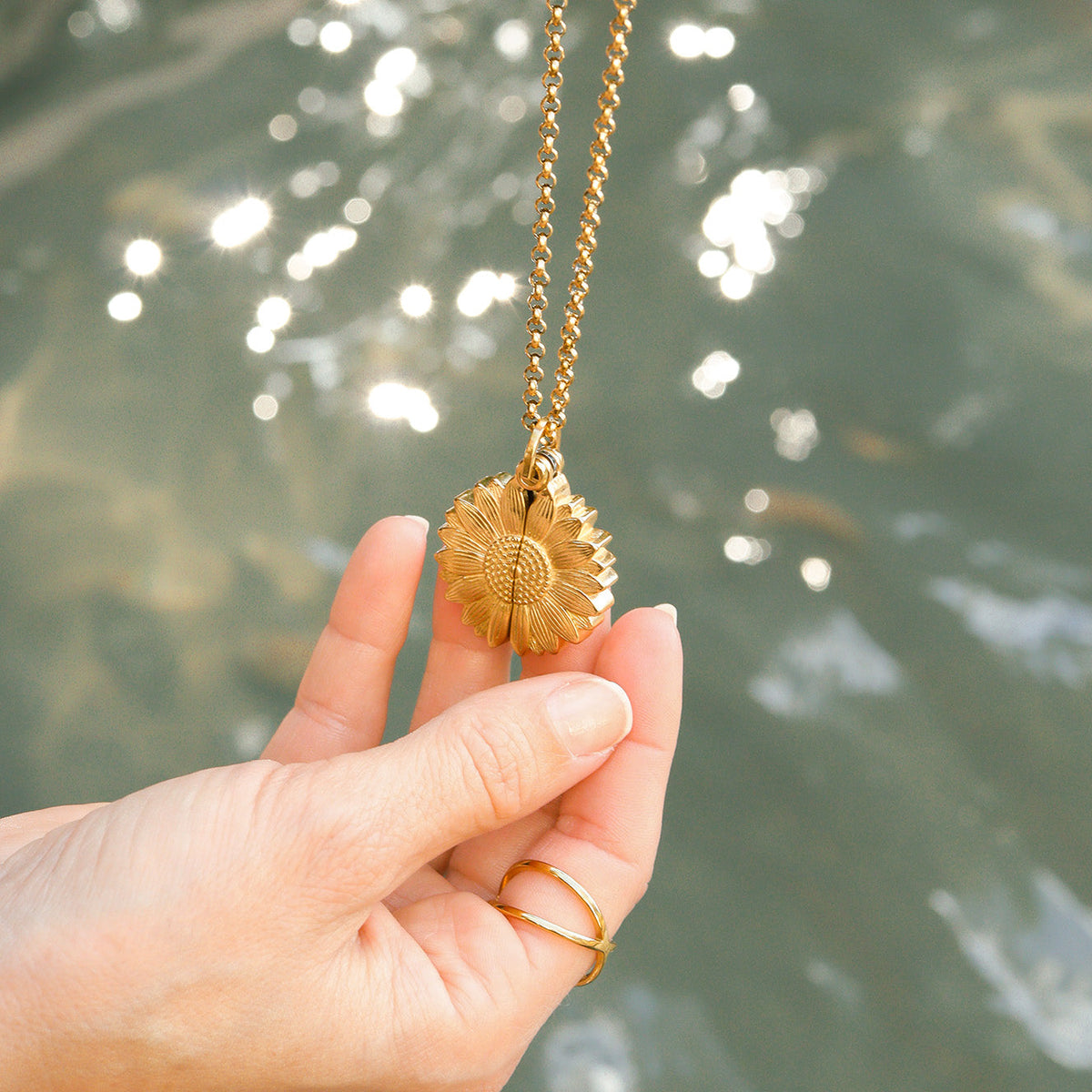 18K Gold PVD Stainless Steel Sunflower Hidden Message Necklace / CHN9973