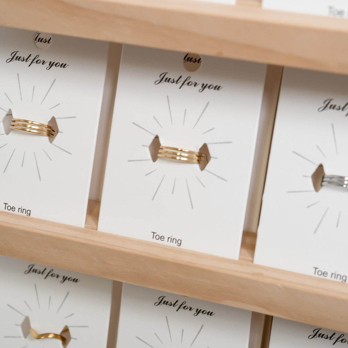 Toe Ring Display / BND0081