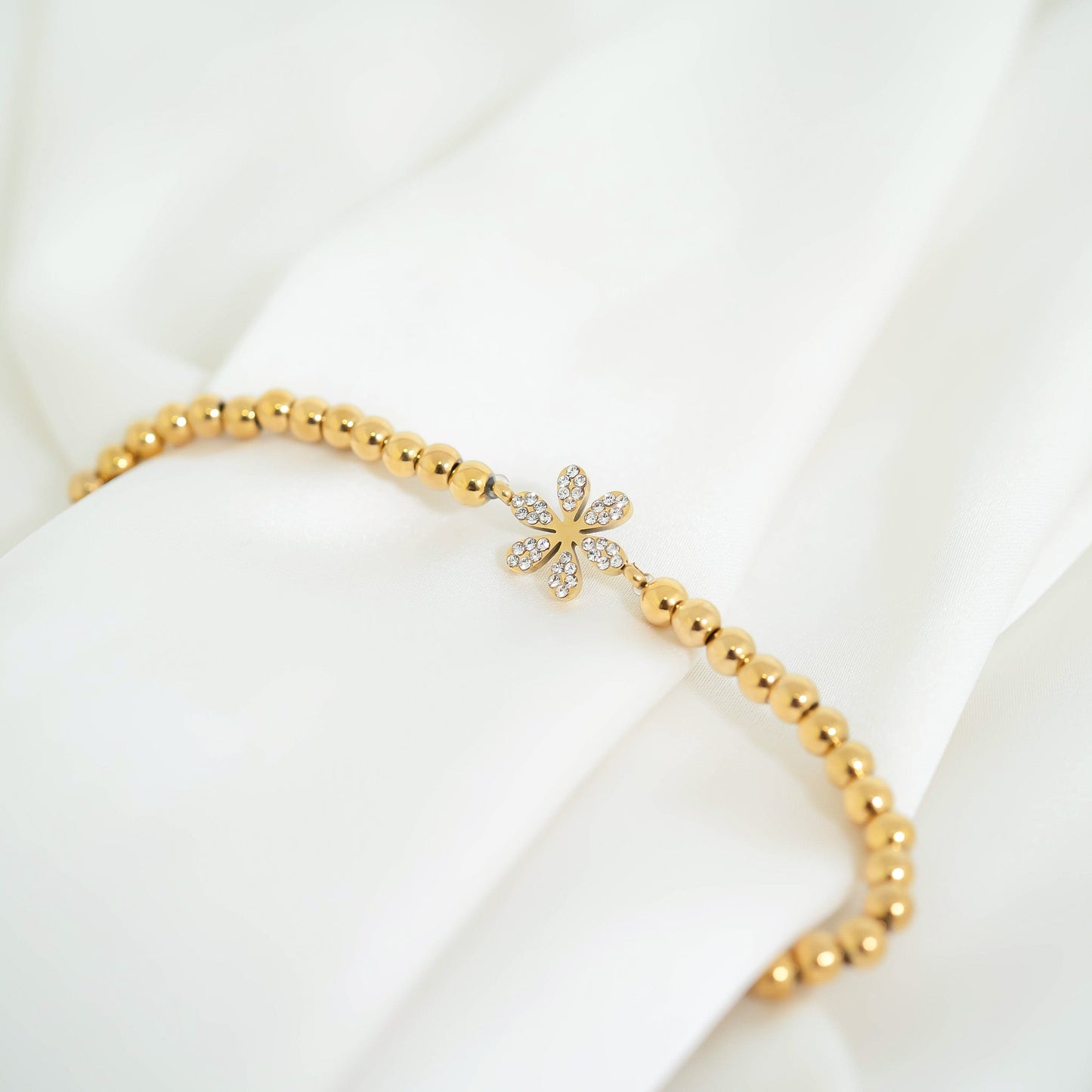 18K Gold PVD Stainless Steel Stone Flower Metal Beaded Stretch Bracelet / BRJ1020