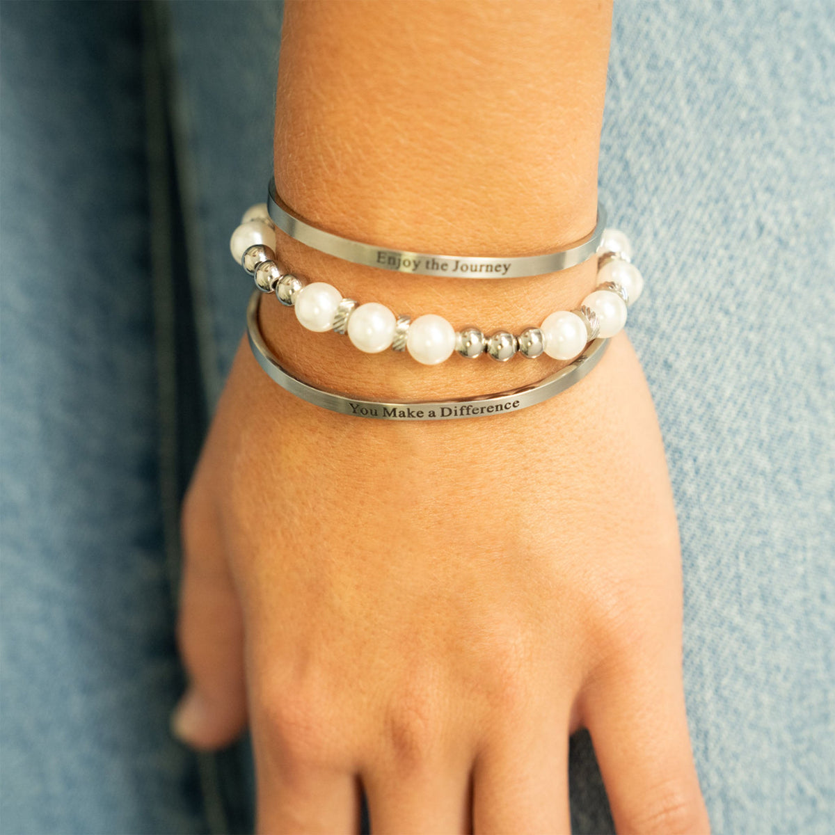 18K Gold PVD 8mm Kiska Glass Pearl Beaded Stretch Bracelet / BRJ1084