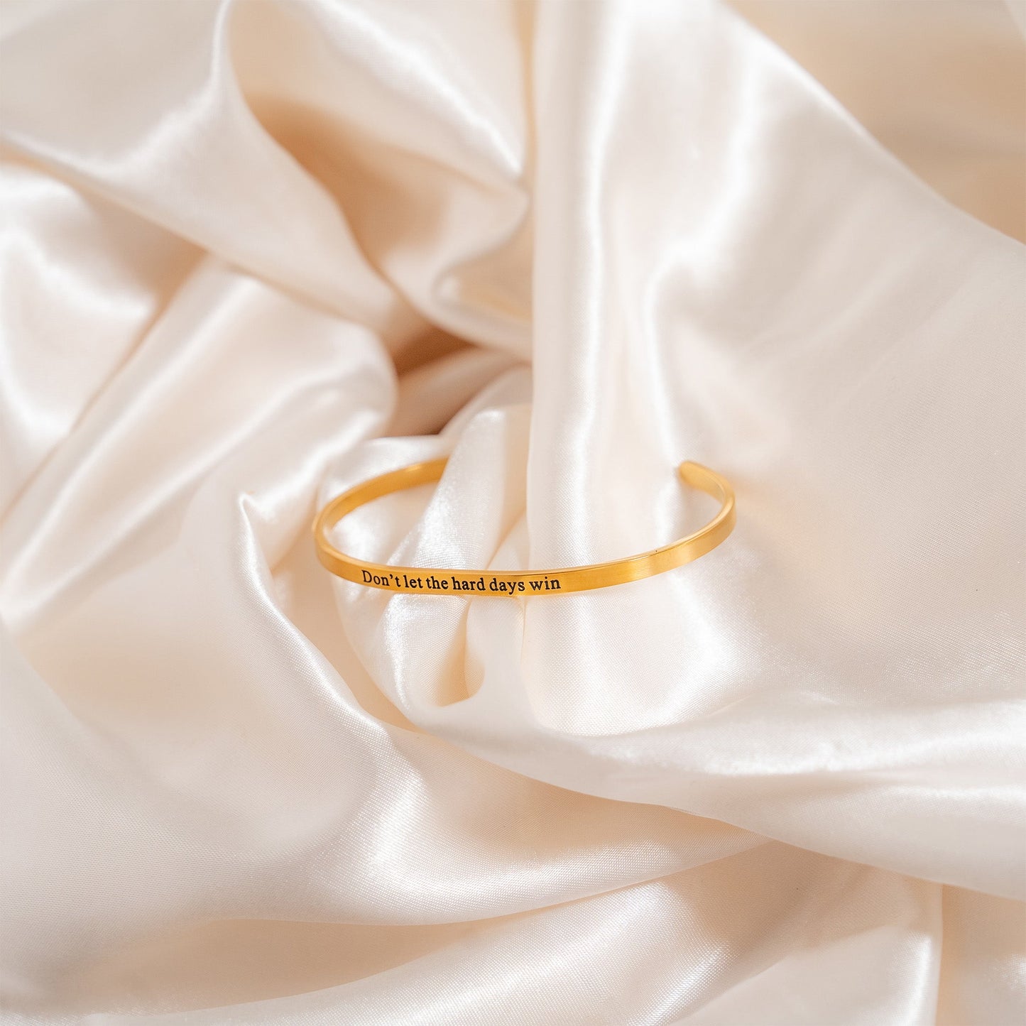 18K Gold PVD Dont Let Hard Days Win Engraved Bangle Bracelet / BRJ1036