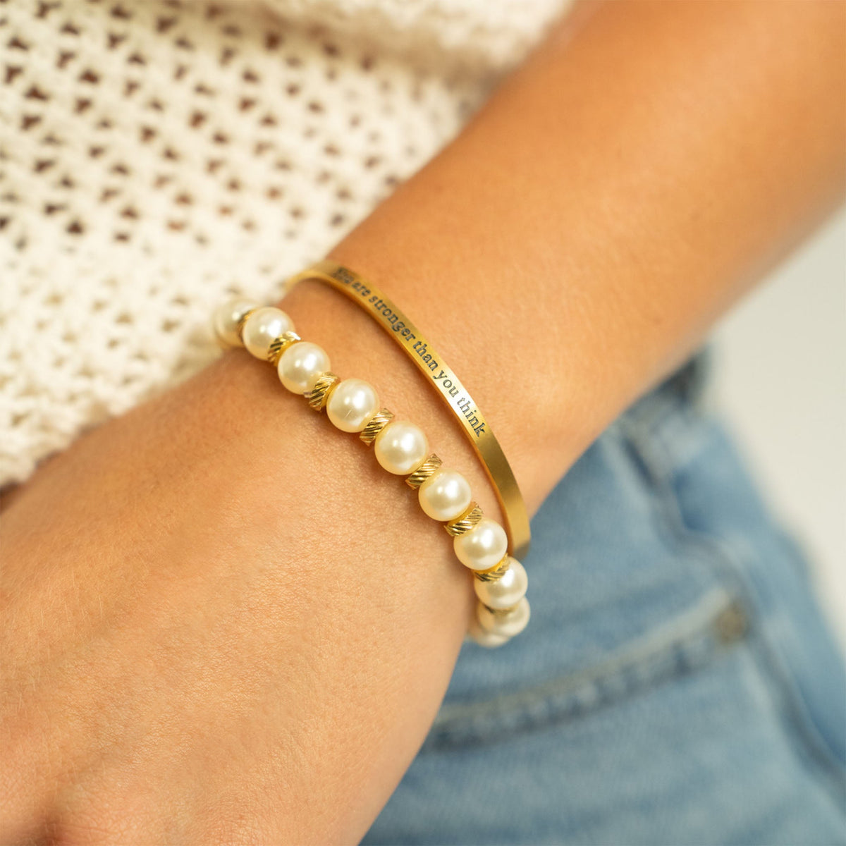 18K Gold PVD 8mm Kiska Glass Pearl Beaded Stretch Bracelet / BRJ1082