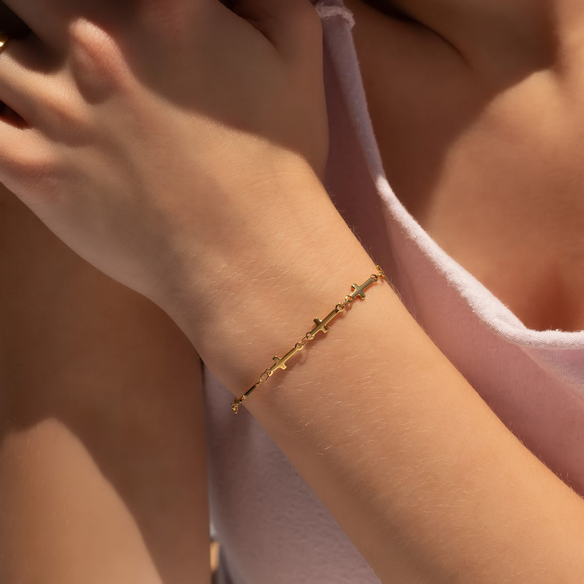 18K Gold PVD Stainless Steel Cross Chain Bracelet / BRJ1062