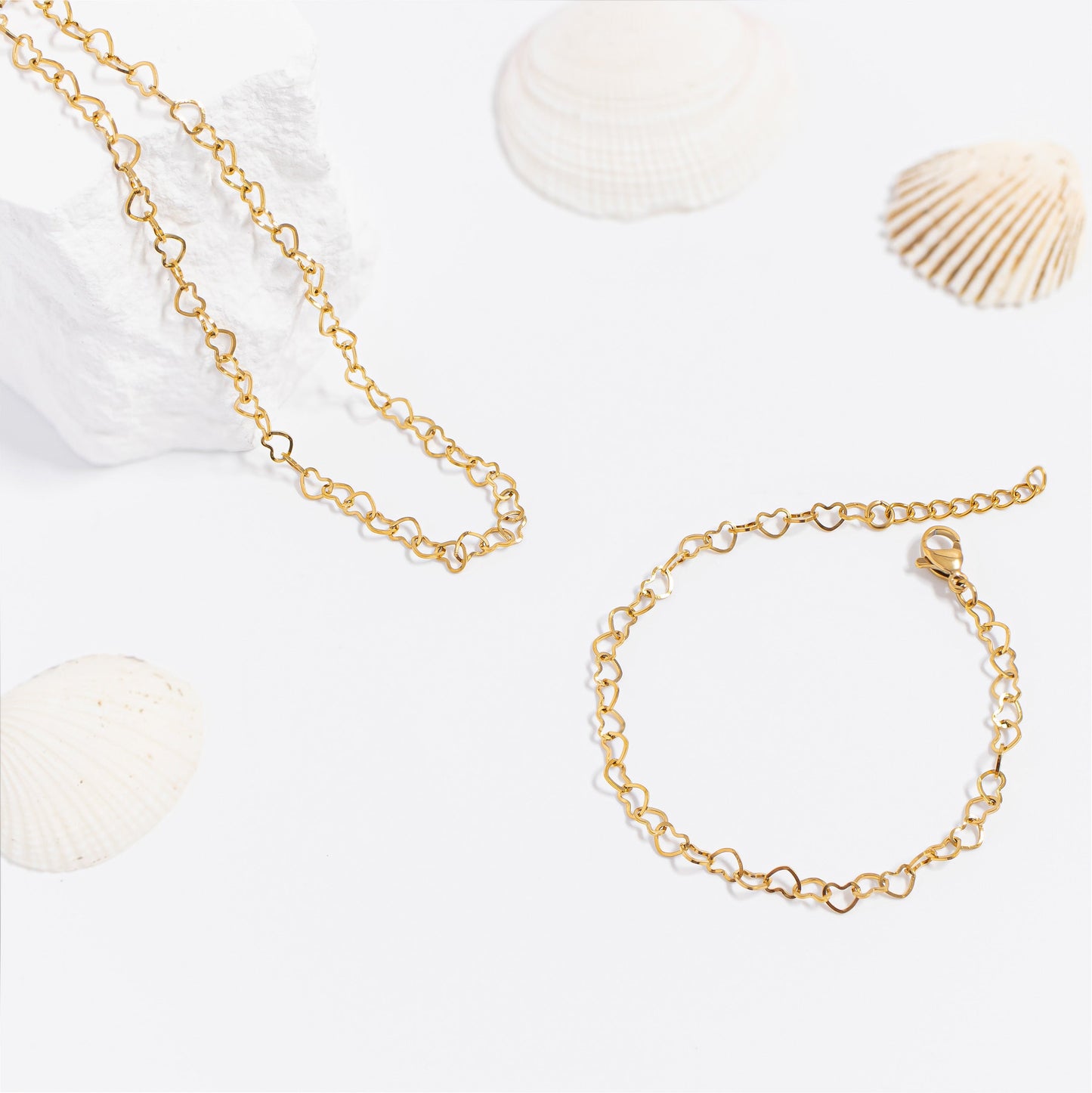18K Gold PVD Stainless Steel Heart Chain Bracelet / BRJ1065