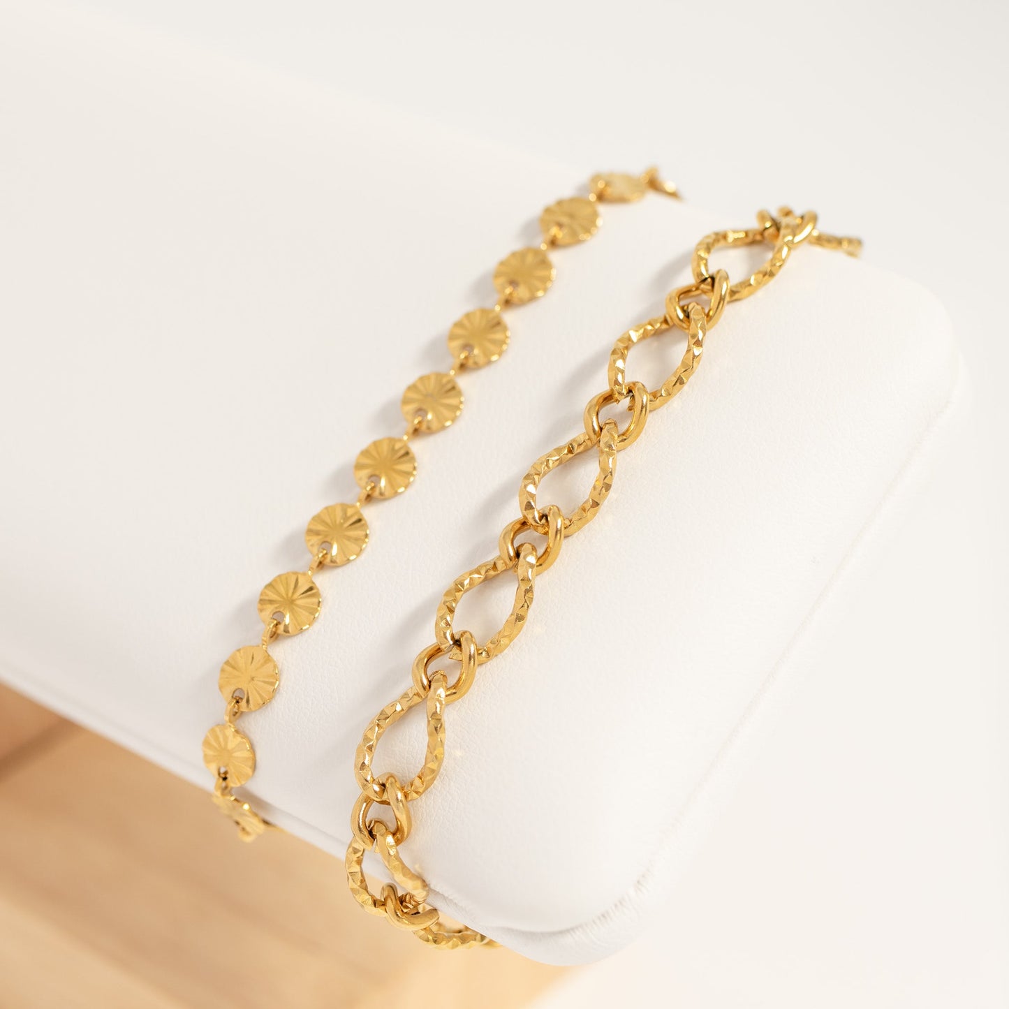 18K Gold PVD Stainless Steel Hammered Oval Chain Bracelet / BRJ1066