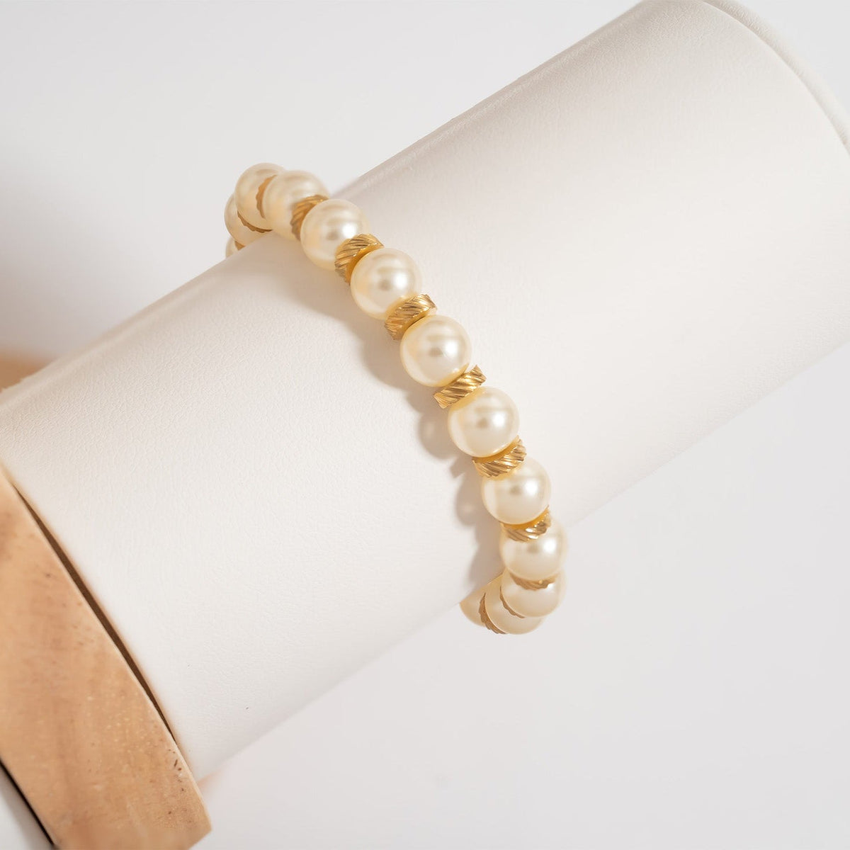 18K Gold PVD 8mm Kiska Glass Pearl Beaded Stretch Bracelet / BRJ1082