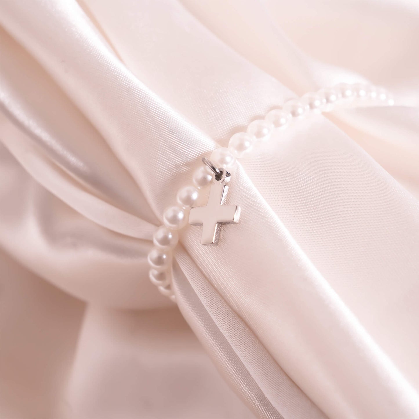 18K Gold PVD Stainless Steel Pearl Beaded Bracelet with Cross / BRJ1100