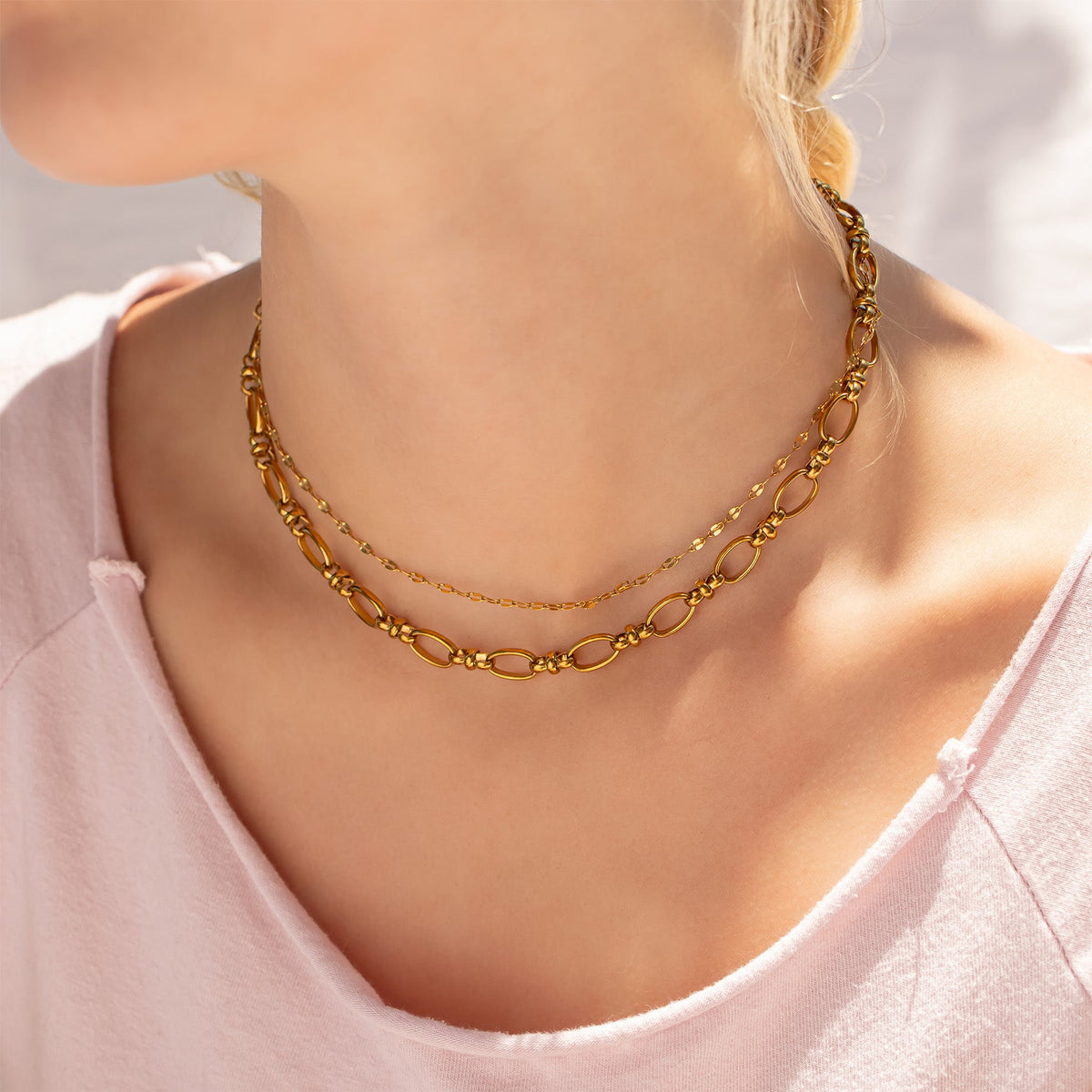 18K Gold PVD Stainless Steel Circle Charm Chain Necklace / CHN0104