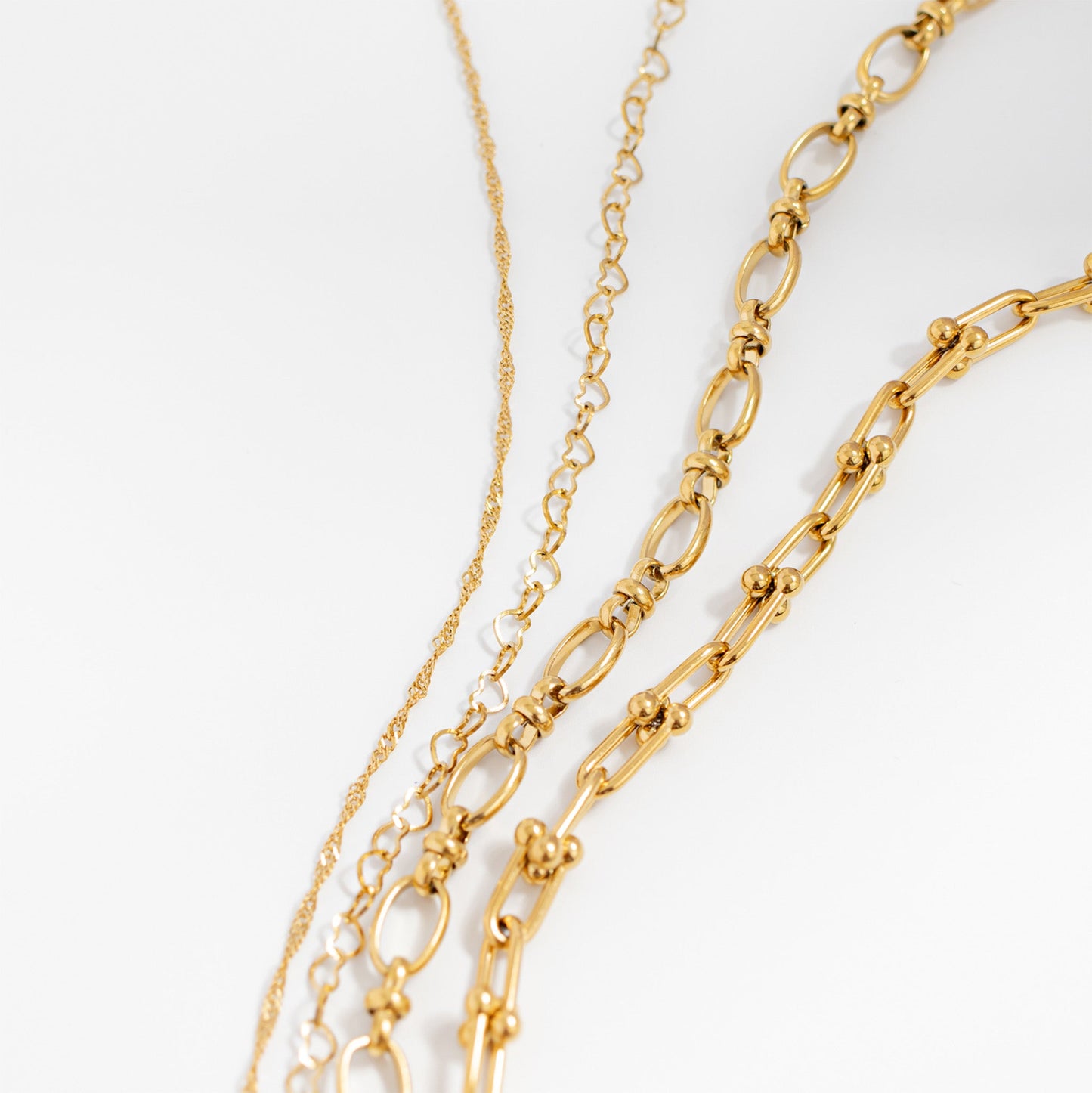 18K Gold PVD Stainless Steel Circle Charm Chain Necklace / CHN0104