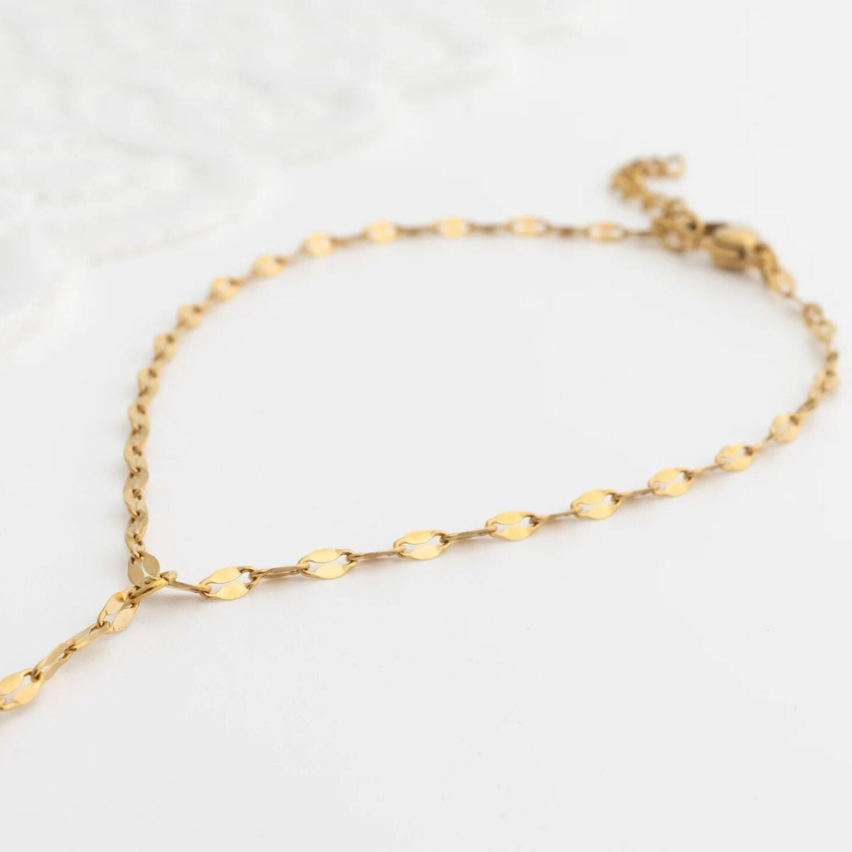 18K Gold PVD Stainless Steel Lip Hand Chain / CHN0127