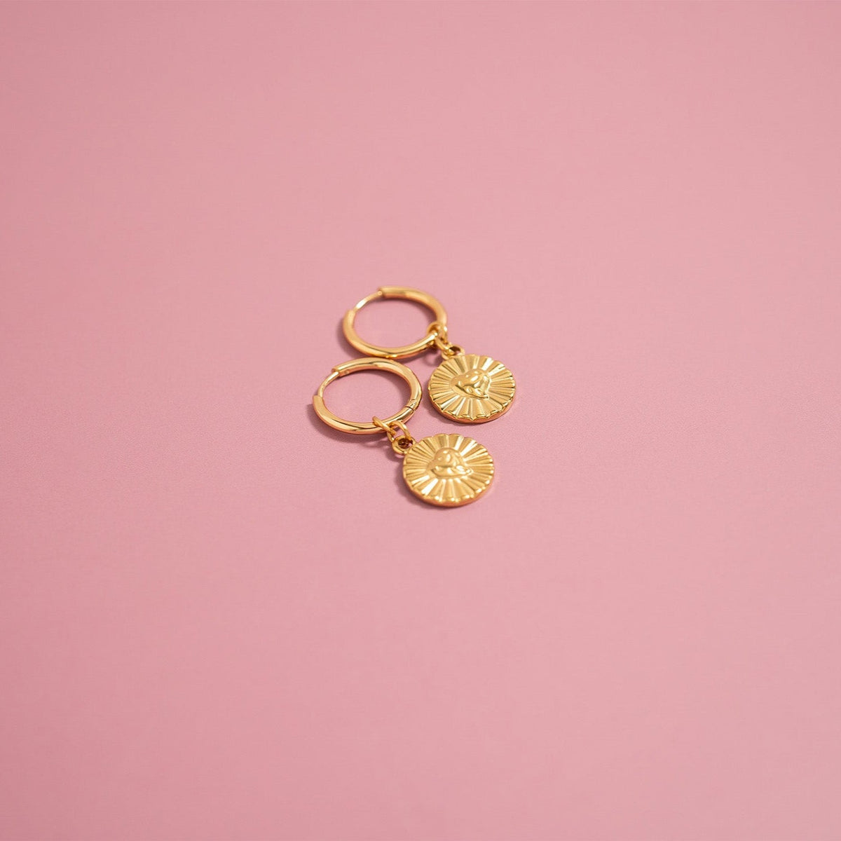 18K Gold PVD Sunburst Heart Huggie Earring / ERJ0083