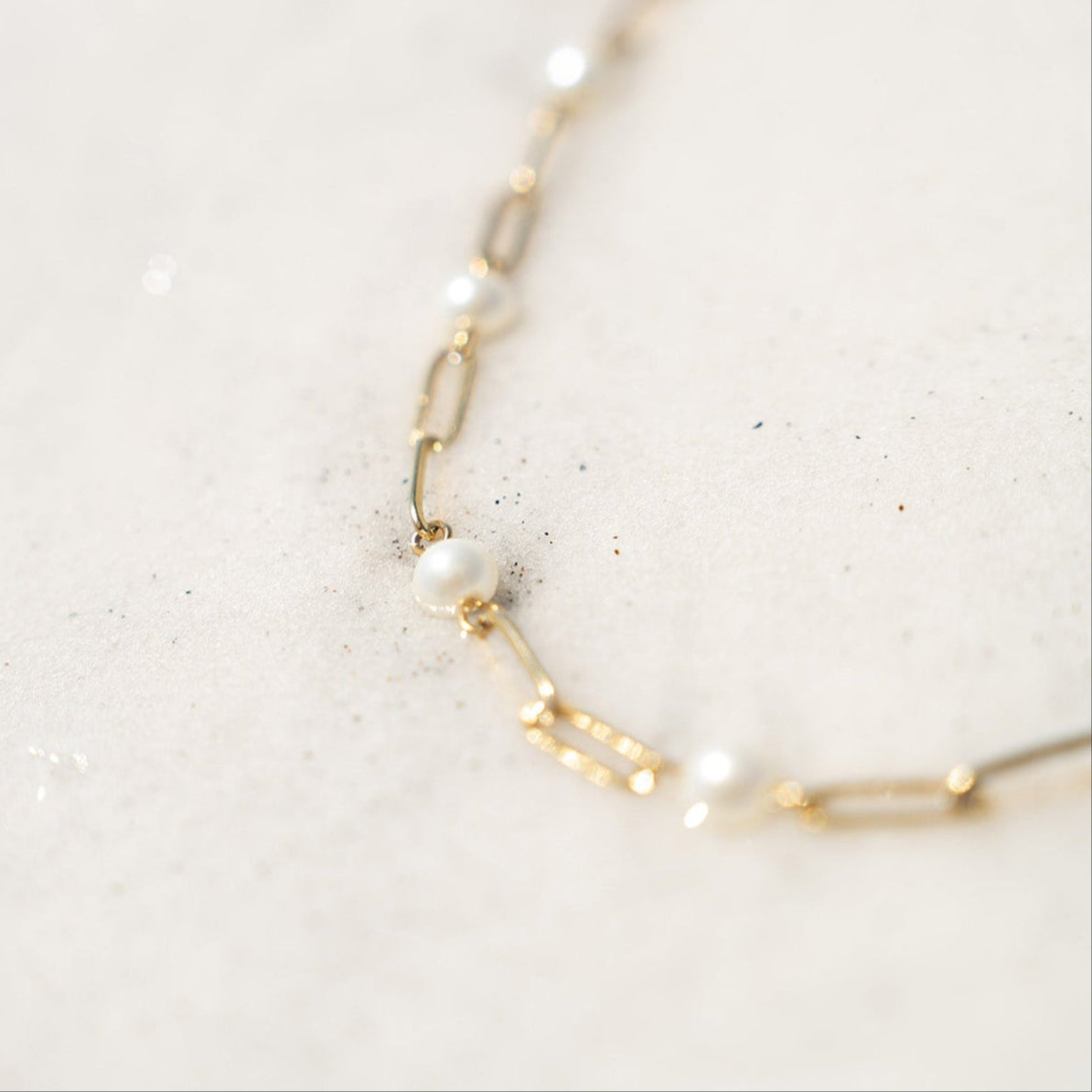 18K Gold PVD Stainless Steel Station Pearl Paperclip Bracelet / BRJ1023