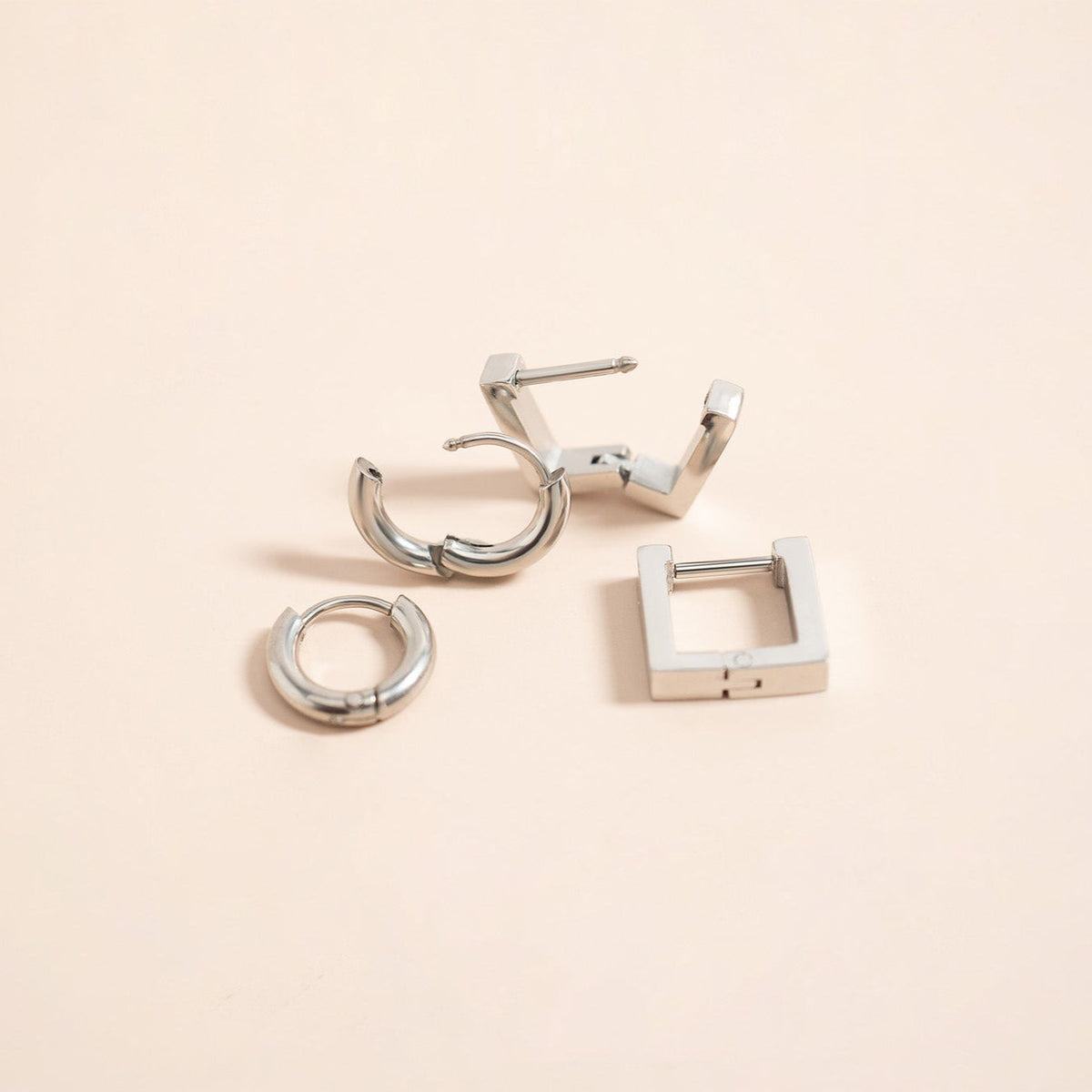 18K Gold PVD Stainless Steel Minimalist Thin Huggie Earrings / ERJ0046