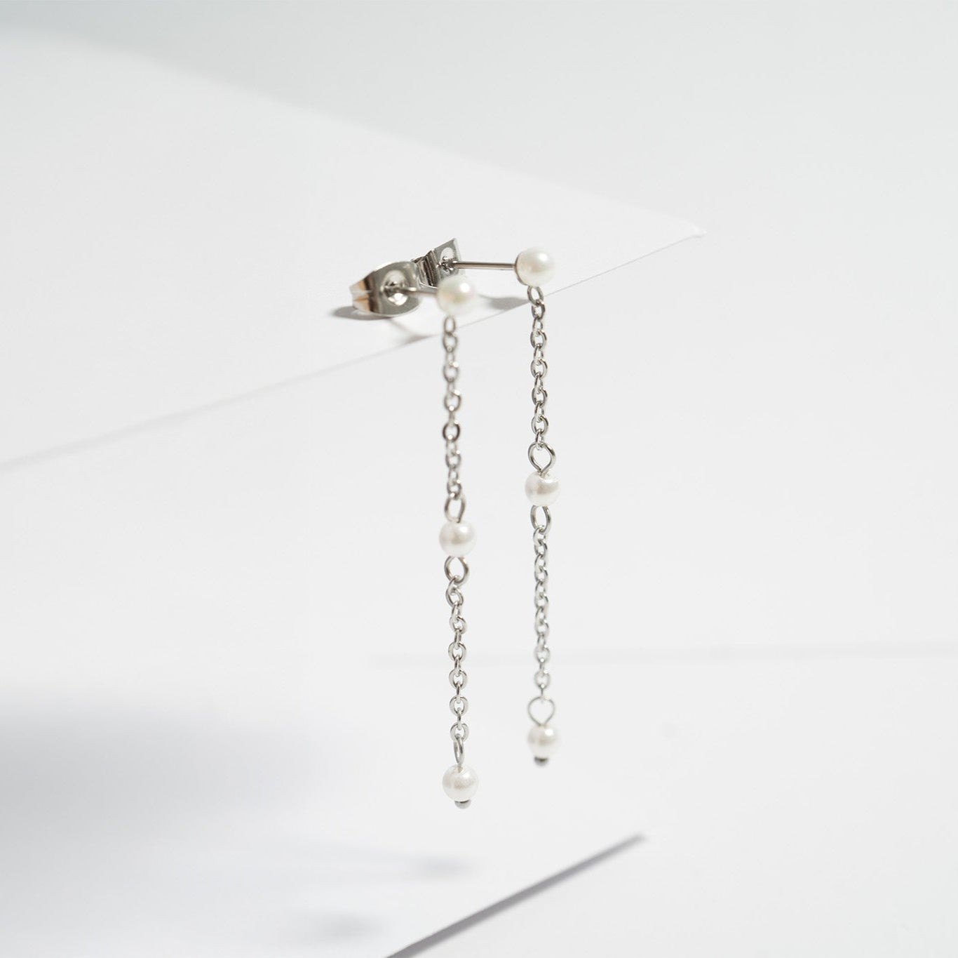 18K Gold PVD Stainless Steel Pearl Dangle Earrings / ERJ0063