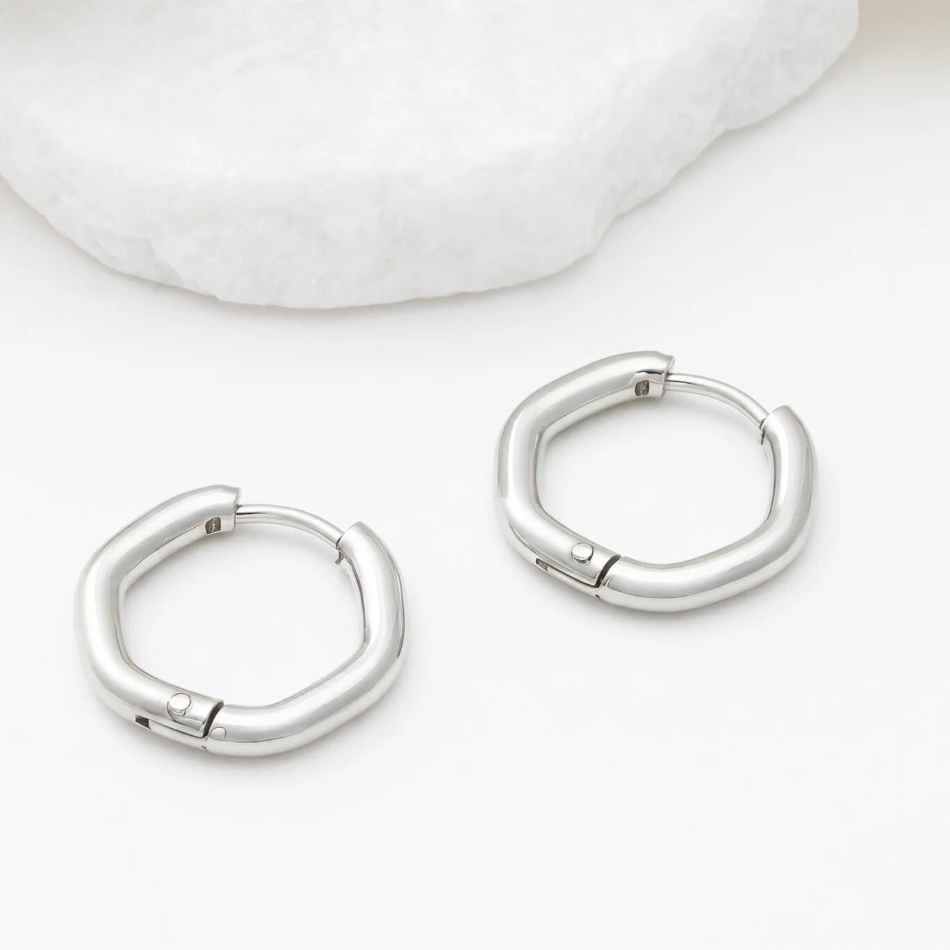 18K Gold PVD Stainless Steel Rounded Geometric Huggie Hoop Earrings / ERJ0006