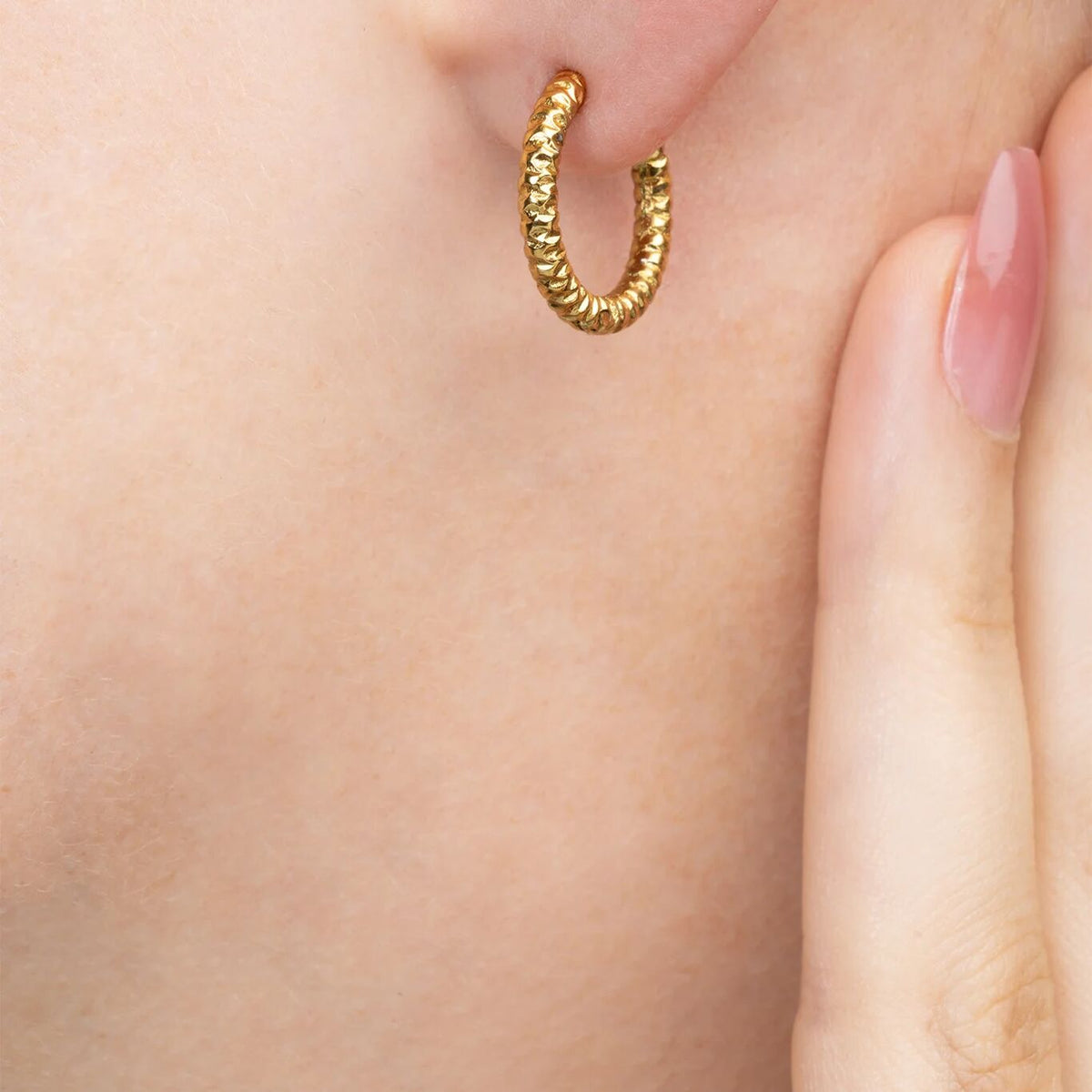 18K Gold PVD Stainless Steel Textured Huggie Hoop Earrings / ERJ0012