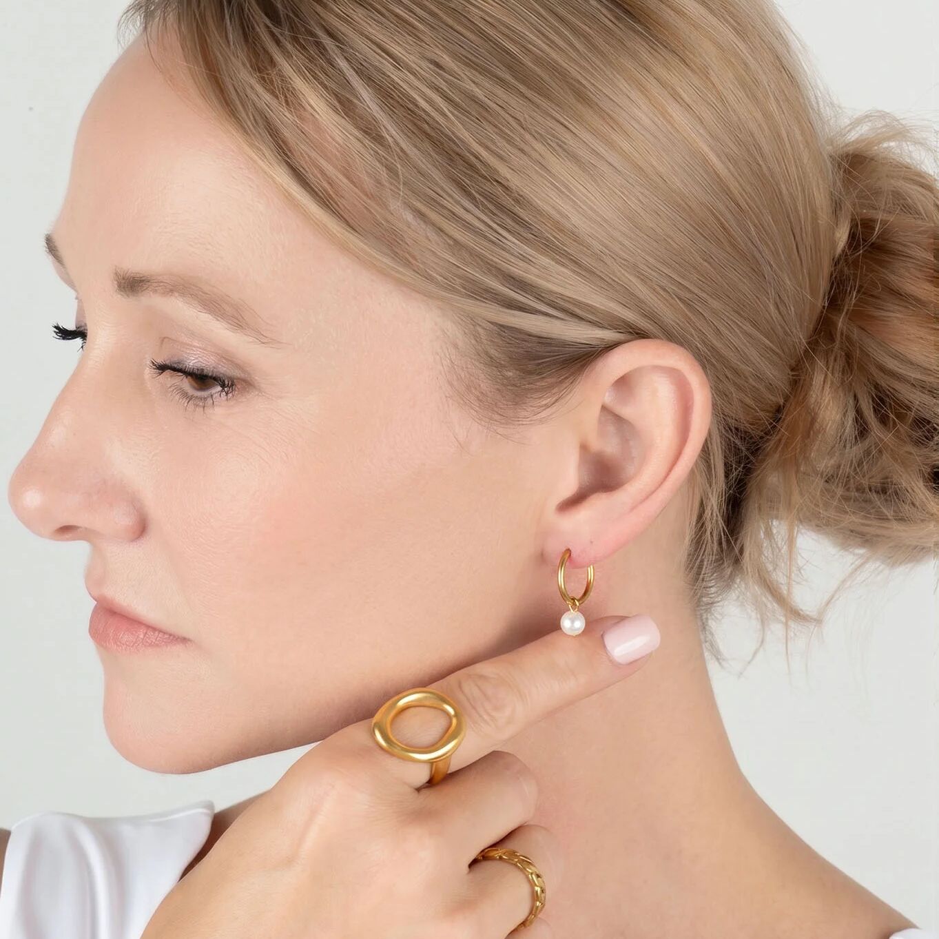 18K Gold PVD Stainless Steel Pearl Charm Huggie Hoop Earrings / ERJ0027