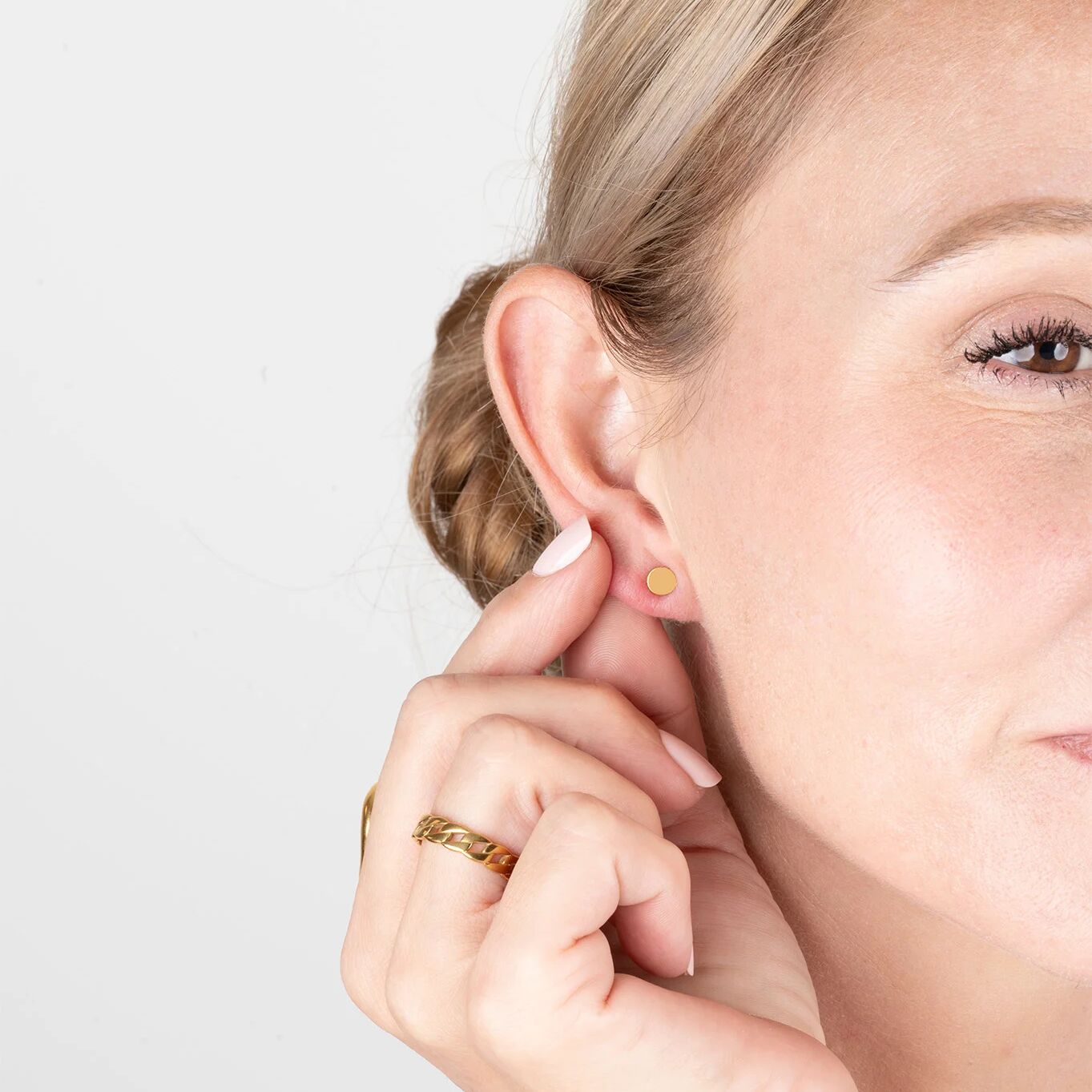 18K Gold PVD Stainless Steel Round Stud Earrings / ERJ0054