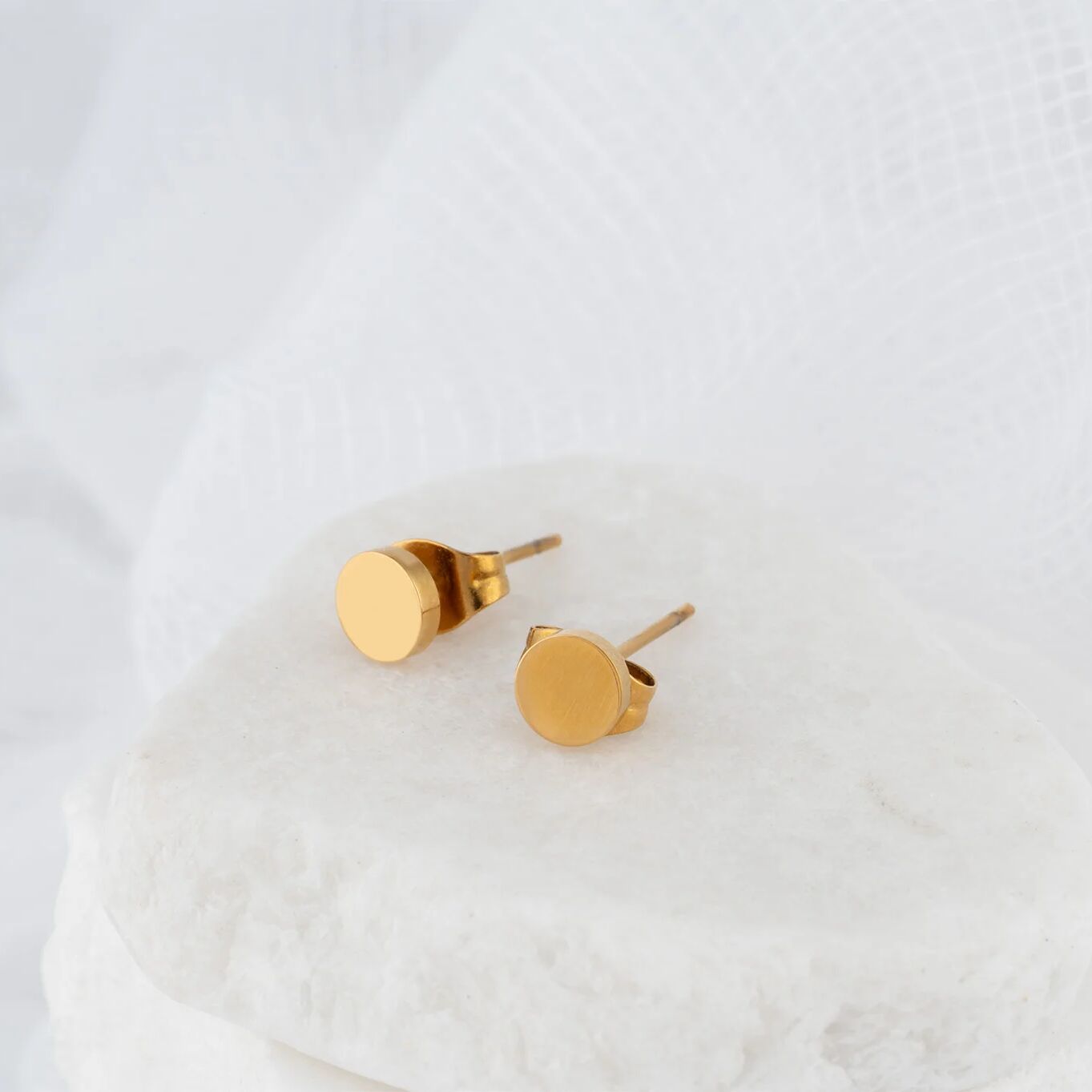 18K Gold PVD Stainless Steel Round Stud Earrings / ERJ0054