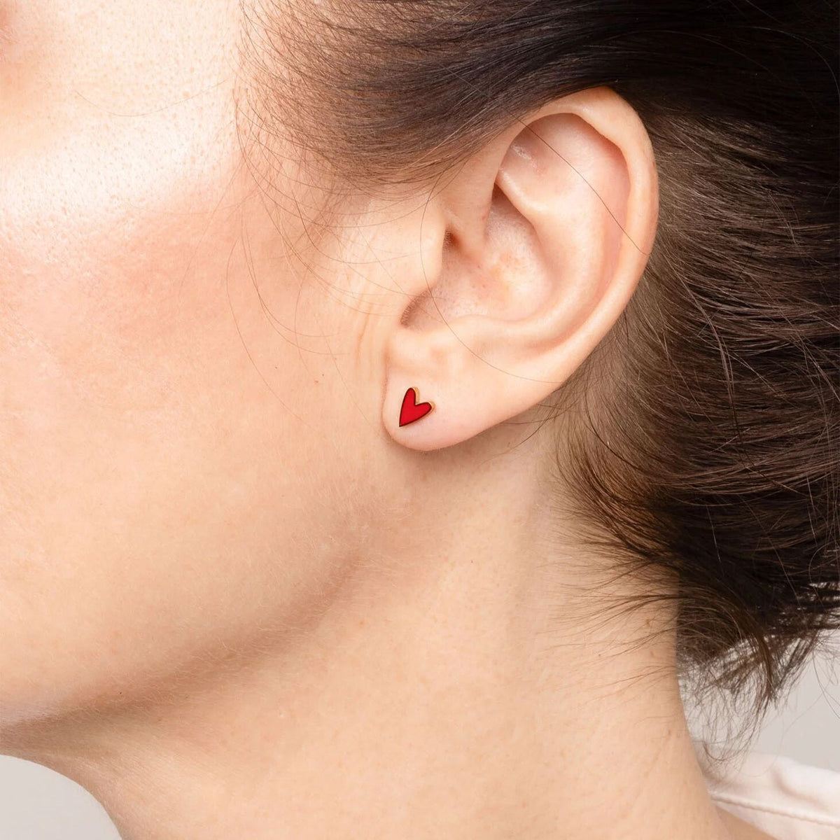 18K Gold PVD Stainless Steel White Enamel Heart Studs / ERJ0081