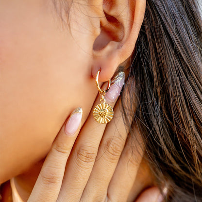 18K Gold PVD Sunburst Heart Huggie Earring / ERJ0083