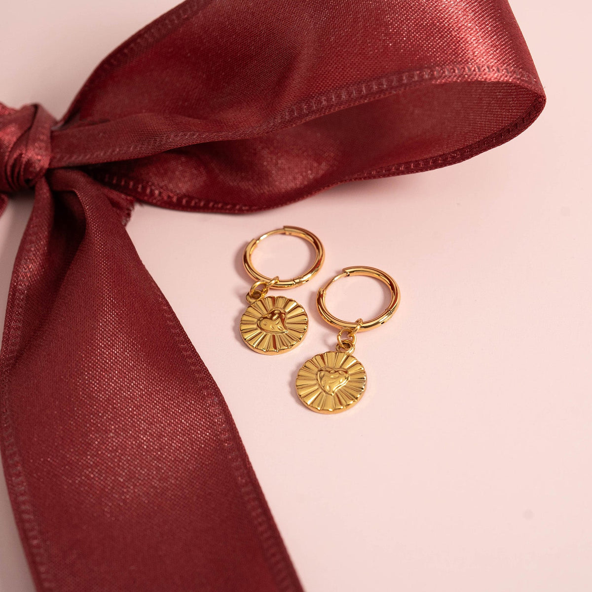 18K Gold PVD Sunburst Heart Huggie Earring / ERJ0083