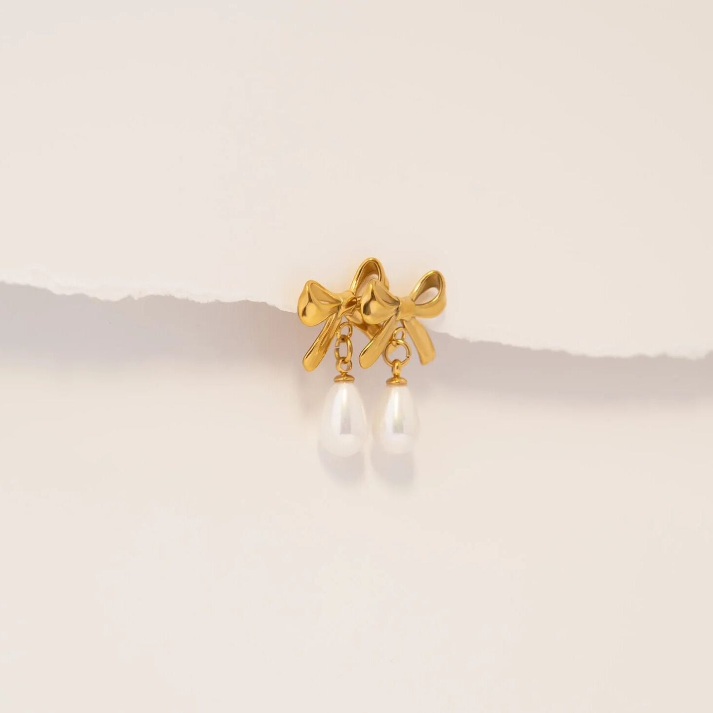 18K Gold PVD Ribbon Bow Earrings with Freshwater Pearl / ERJ0088