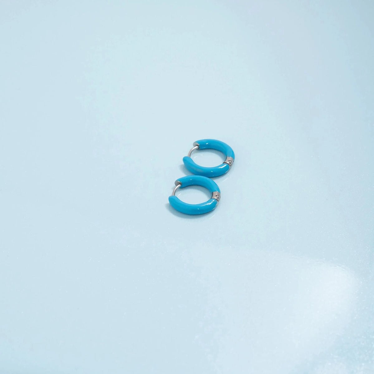 18K Gold PVD Stainless Steel Blue Epoxy Huggie Hoop Earrings / ERJ0096
