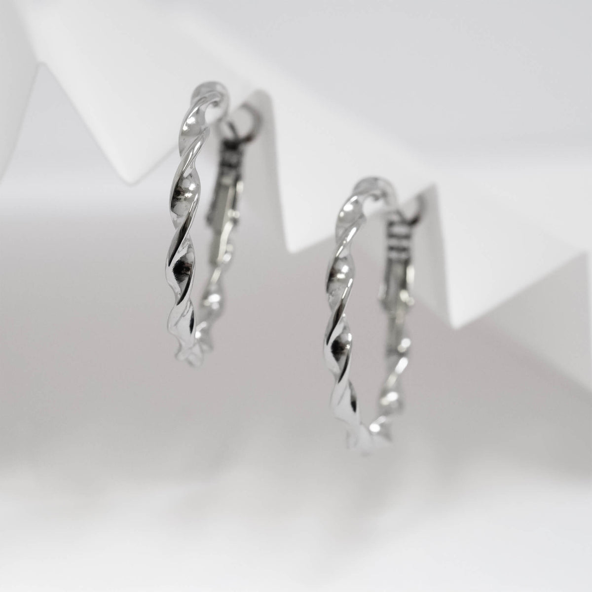 18K Gold PVD Stainless Steel Twist Hoop Earrings / ERJ0104
