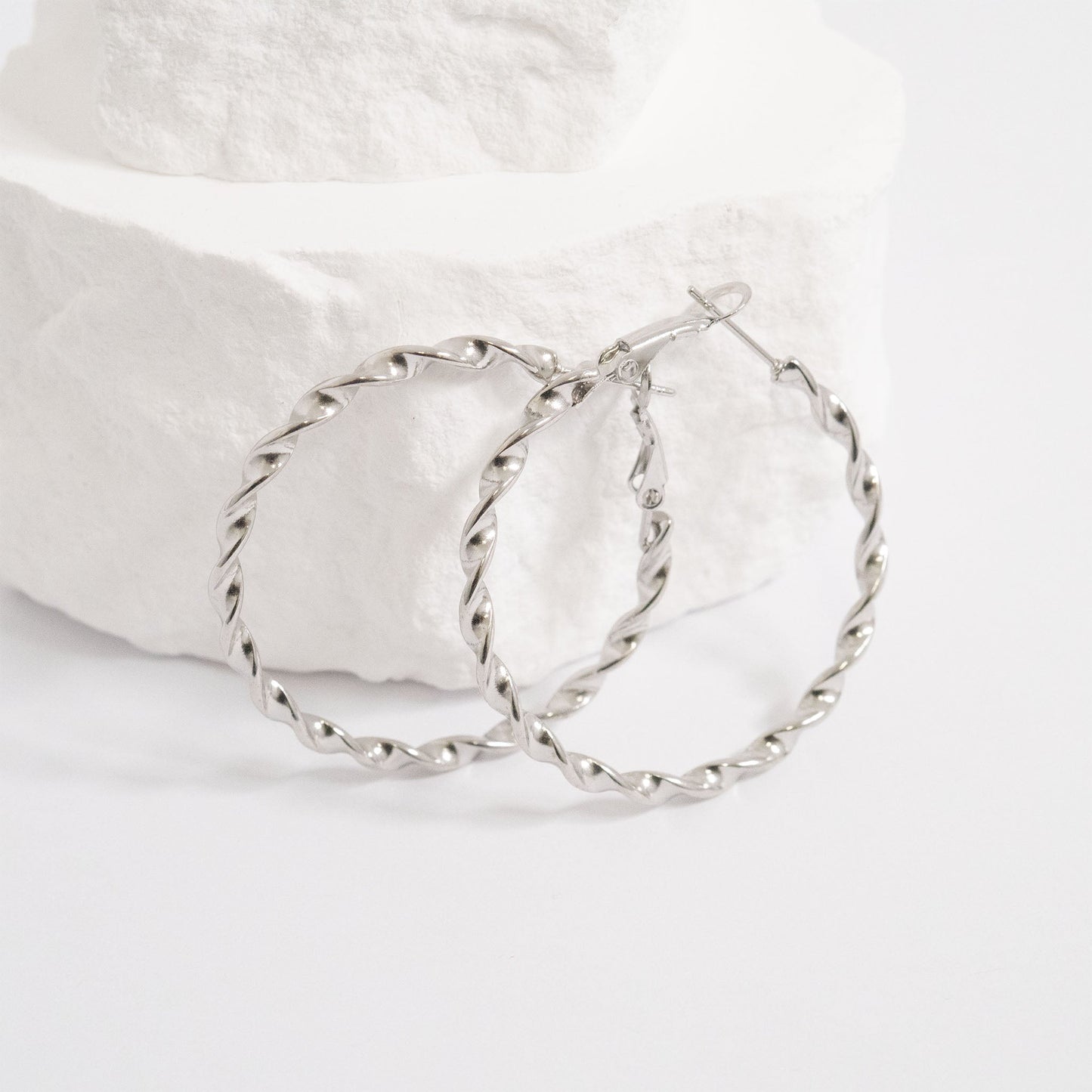 18K Gold PVD Stainless Steel Twist Hoop Earrings / ERJ0104
