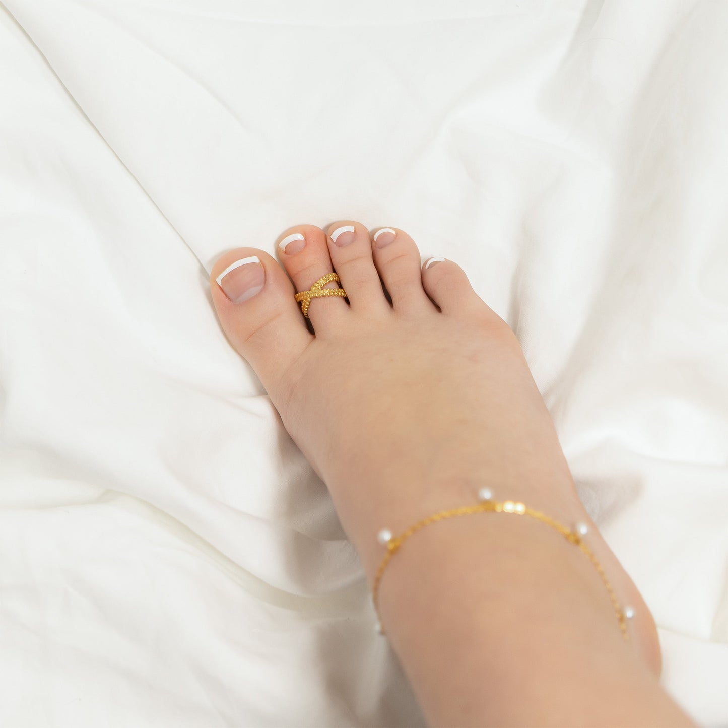 18K Gold PVD Stainless Steel Cross Over Toe Ring / KSS0013