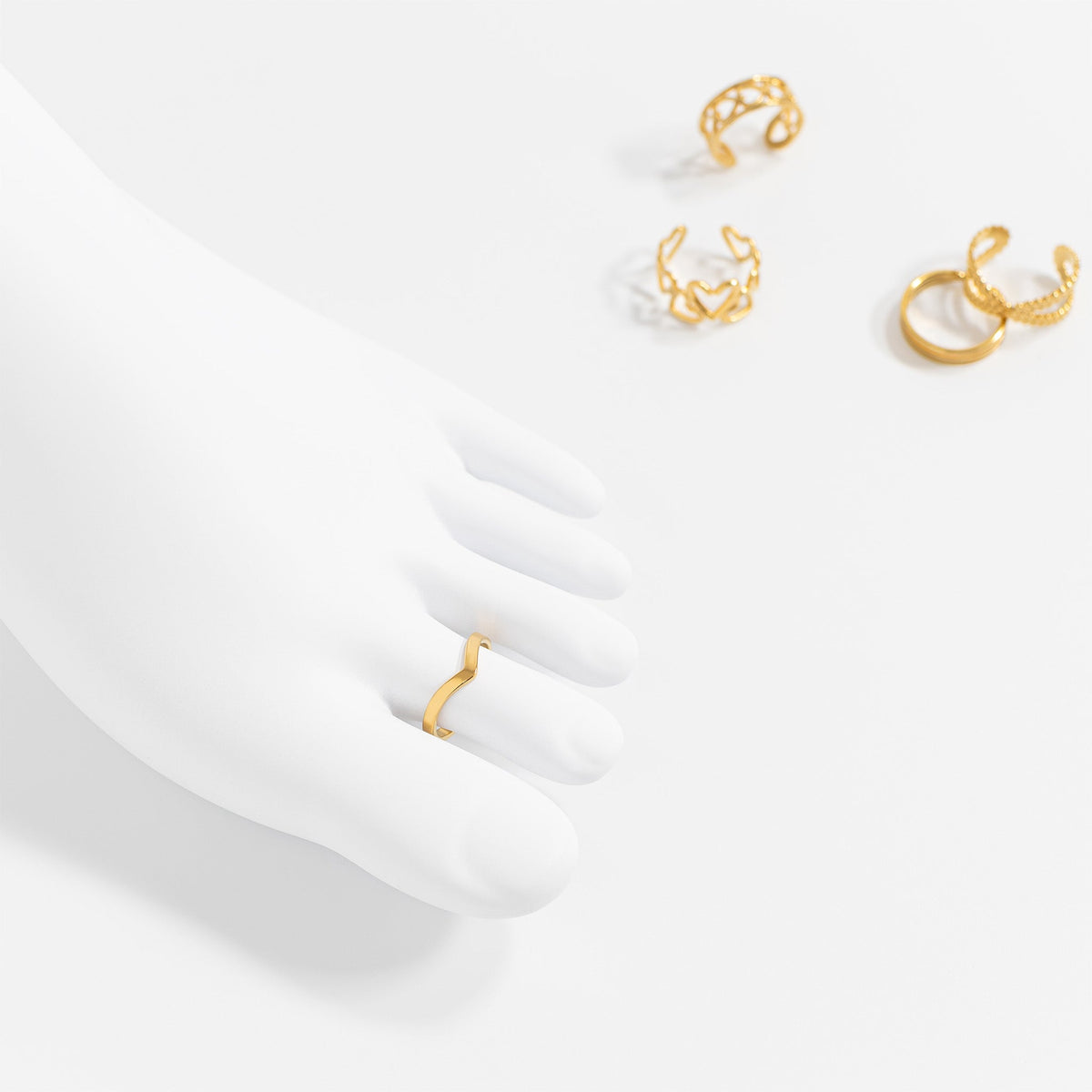 18K Gold PVD Stainless Steel Point Toe Ring / KSS0020