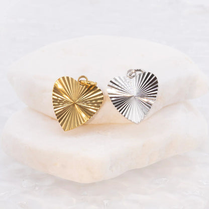 18K Gold PVD Stainless Steel Sunburst Heart Charm / PDL0294