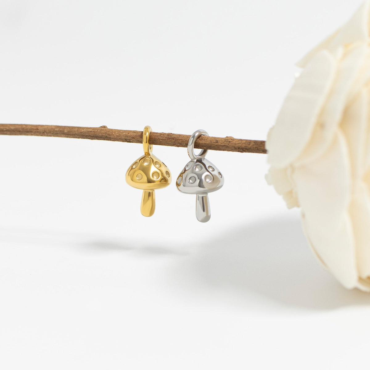 18K Gold PVD Stainless Steel Mushroom Charm / PDL0337