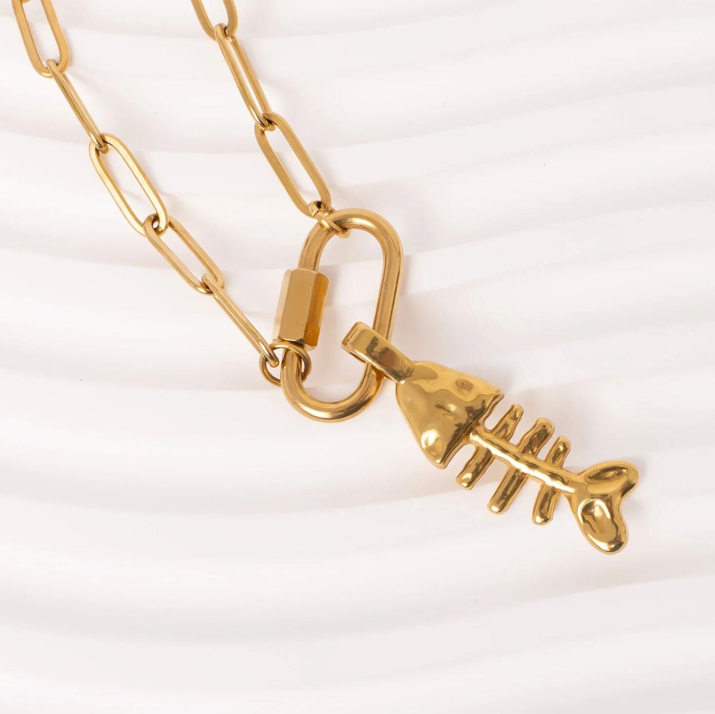18K Gold PVD Stainless Steel Paperclip Carabiner Charm Holder Necklace / CHN0107