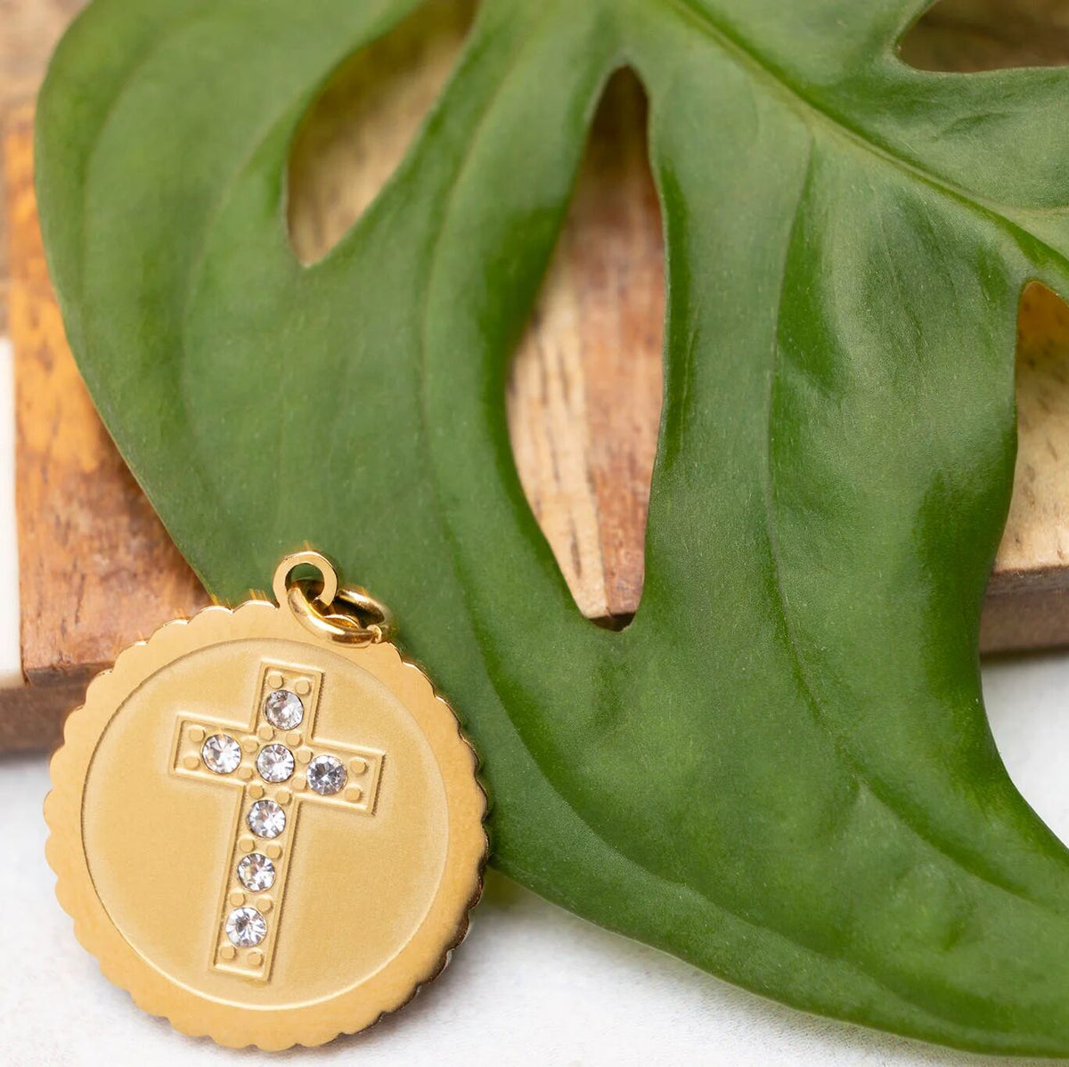 18K Gold PVD Stainless Steel Stone Cross Circle Charm / PDL0364