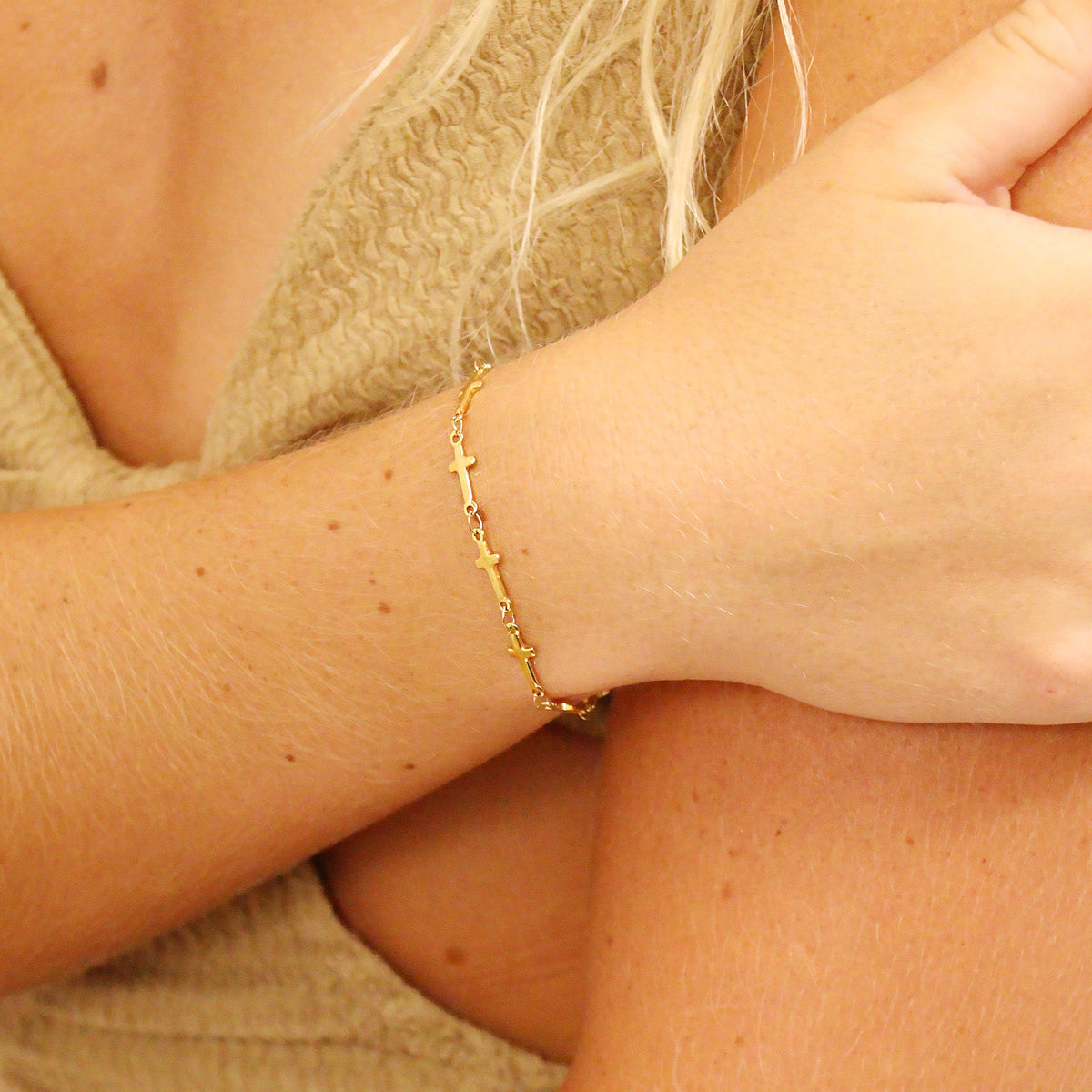 18K Gold PVD Stainless Steel Cross Chain Bracelet / BRJ1062