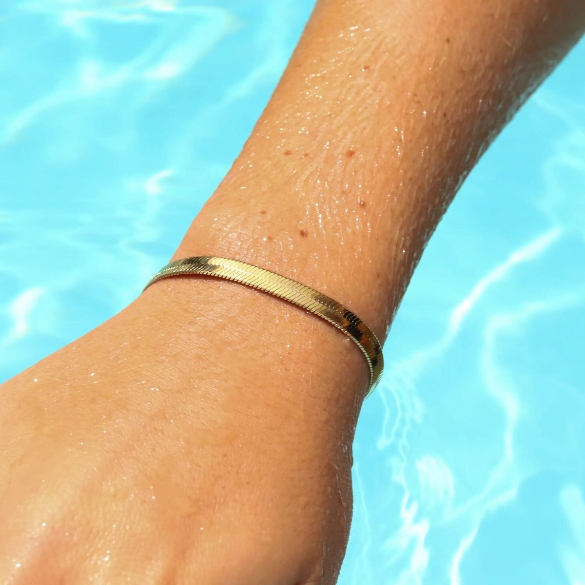18K Gold PVD Stainless Steel Herringbone Chain Bracelet / BRJ9082